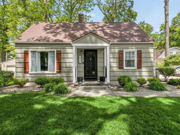 19537 Oakdale Avenue, South Bend, IN 46637