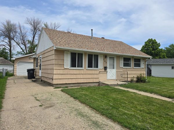 203 Thomas Avenue, Worthington, MN 56187