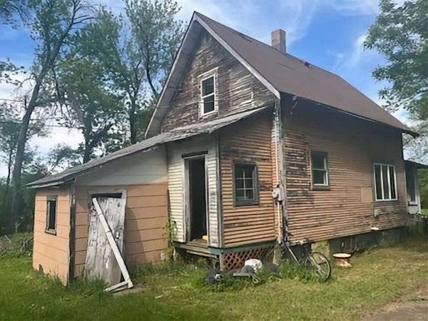 523 Center Street, Clinton, MN 56225