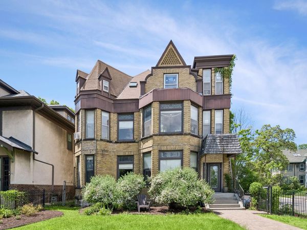 2700 Pillsbury Avenue S, Minneapolis, MN 55408