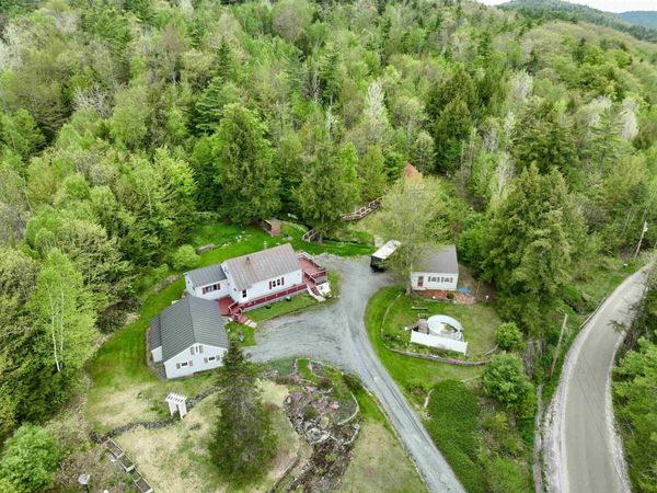 1238 Halls Lake Road, Newbury, VT 05051