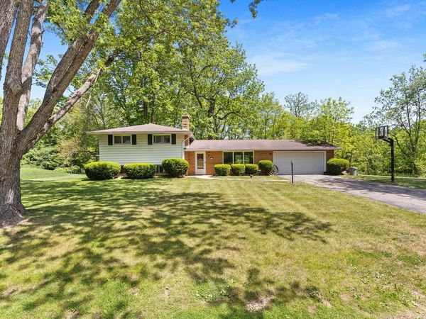 1940 Woodland DRIVE, Caledonia, WI 53108