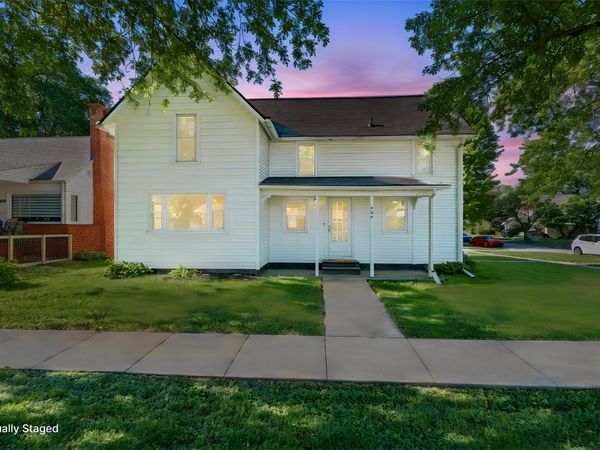 904 K Avenue, Nevada, IA 50201