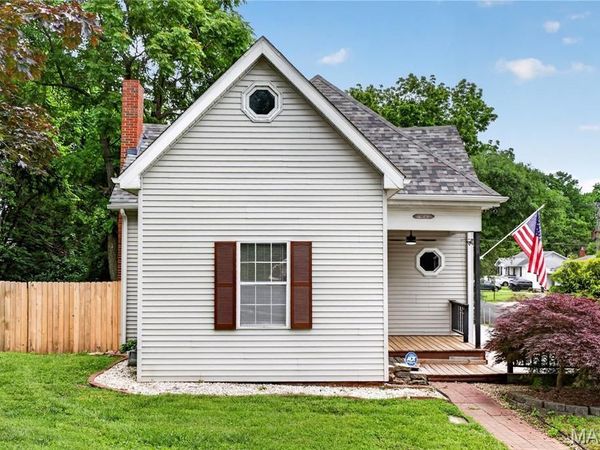 126 S Jefferson Avenue , Collinsville, IL 62234
