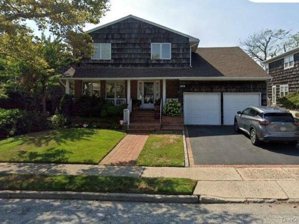 189 Scott Dr , Atlantic Beach, NY 11509