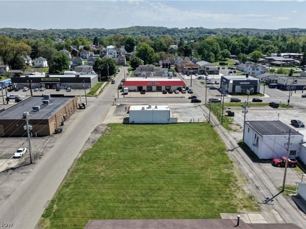 Vine Street , Coshocton, OH 43812