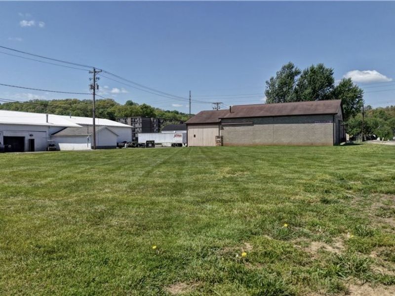 Vine Street , Coshocton, OH 43812 Photo 4
