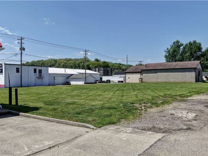 Vine Street , Coshocton, OH 43812 Photo 6