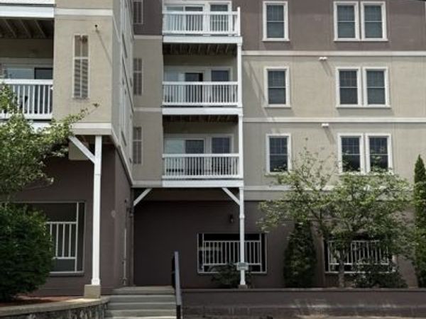 414 Mount Hope St, Unit 104, North Attleboro, MA 02703