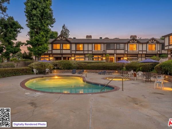 20737 Roscoe Boulevard, Unit 704, Winnetka, CA 91306
