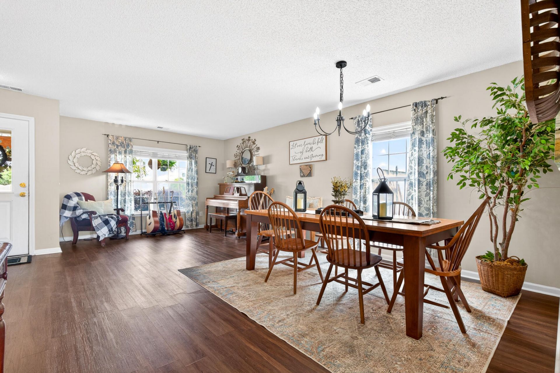 426 Dovetail Circle Photo 10
