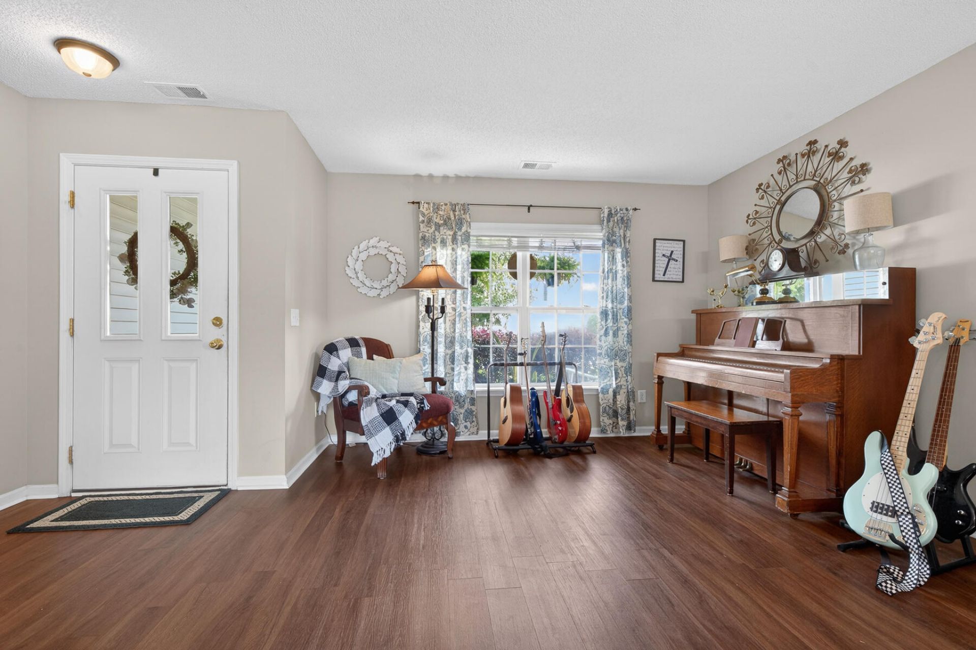 426 Dovetail Circle Photo 8