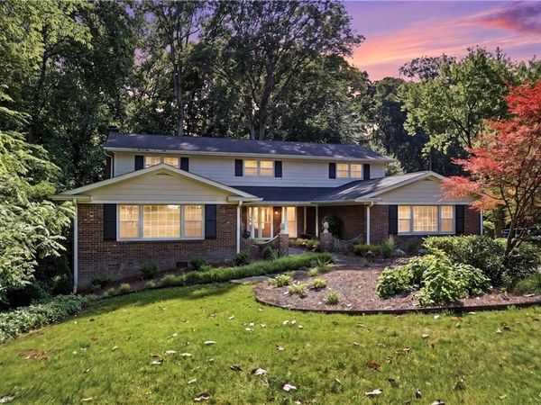 612 Hertford Road , Winston-Salem, NC 27104