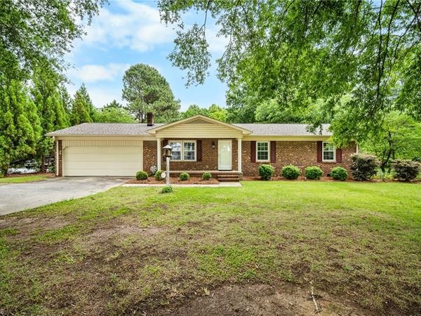 1821 Youngs Mill Road, Greensboro, NC 27406