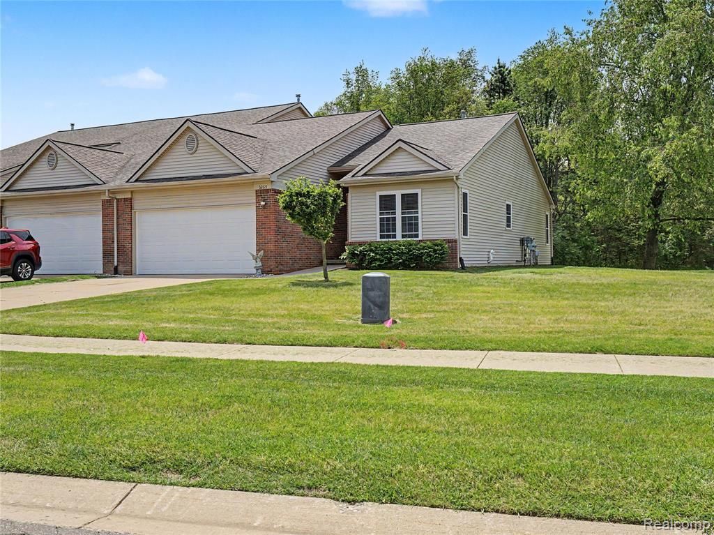 2263 Crystal Crossing Drive, Marion Township, MI 48843 Main Photo