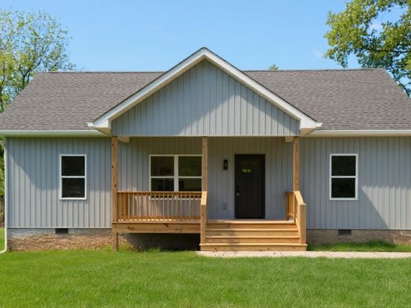 727 Walker Avenue, Rossville, GA 30741