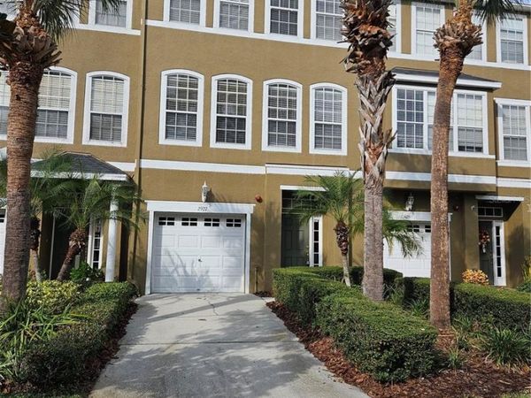 2927 POINTEVIEW DRIVE , TAMPA, FL 33611