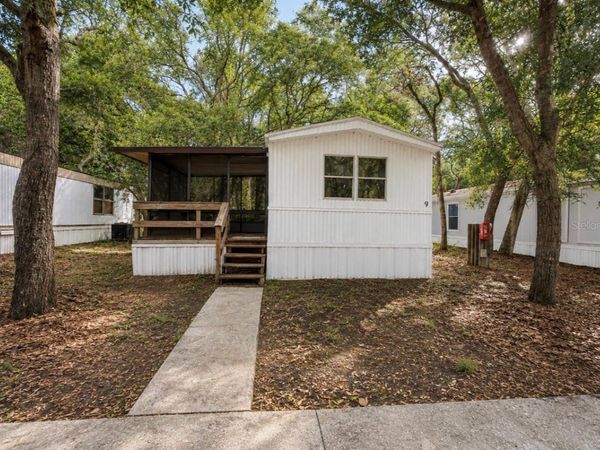14455 E HIGHWAY 25 , Unit 9, OCKLAWAHA, FL 32179