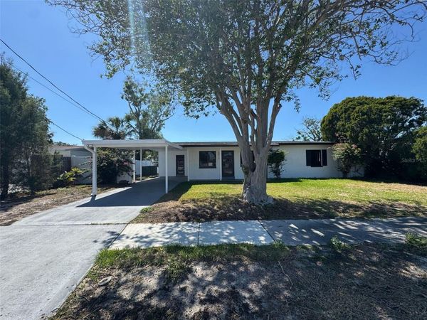 5812 LIVERPOOL DRIVE , TAMPA, FL 33615