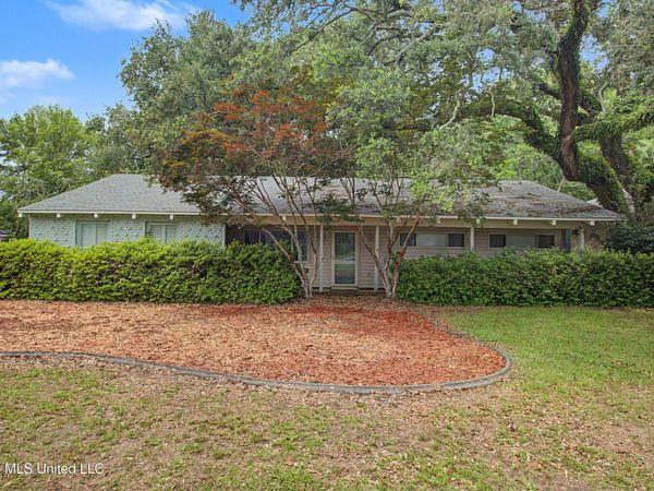 6621 Golf Club Drive, Diamondhead, MS 39525