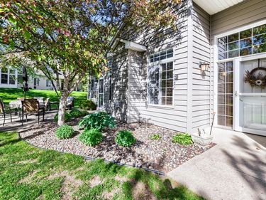 2529 Claremont Drive, Unit 38, Mendota Heights, MN 55120