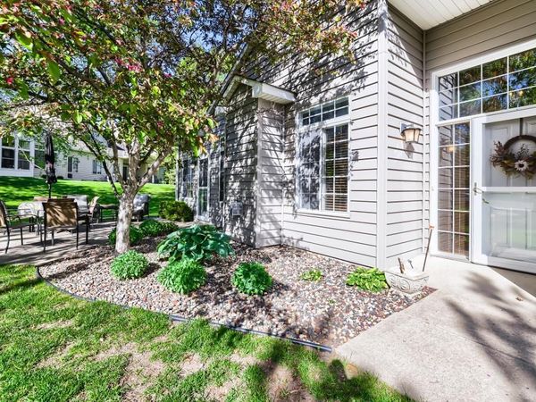 2529 Claremont Drive, Unit 38, Mendota Heights, MN 55120