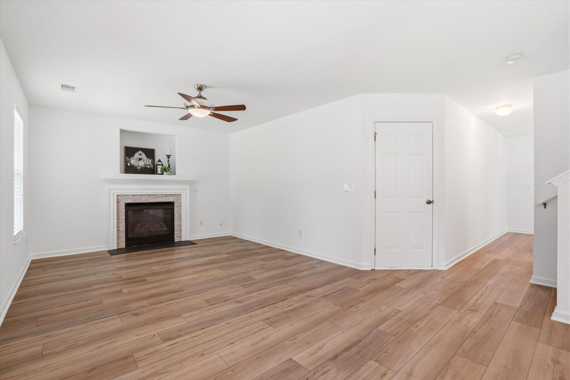 120 Towering Pine Drive Photo 13