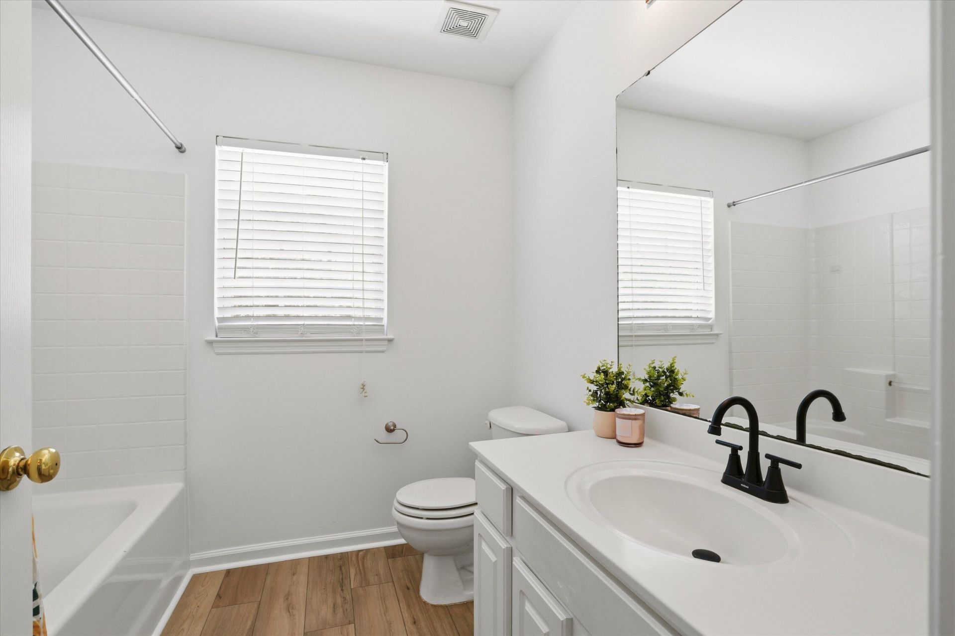 120 Towering Pine Drive Photo 16