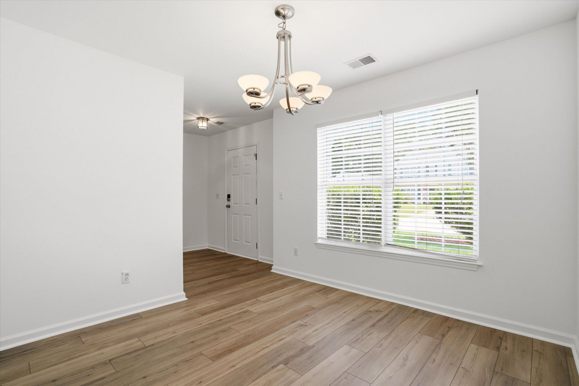 120 Towering Pine Drive Photo 4
