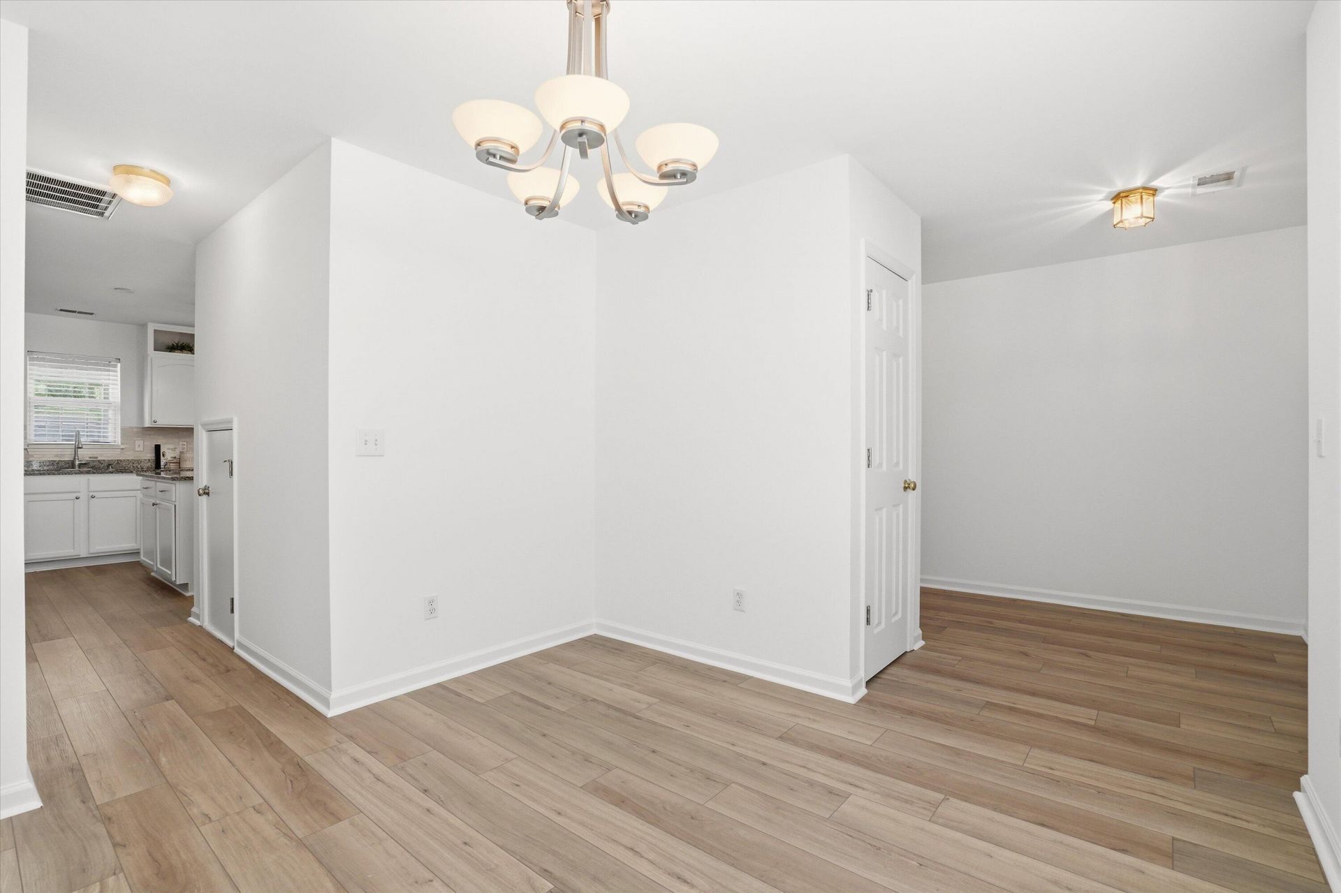 120 Towering Pine Drive Photo 5