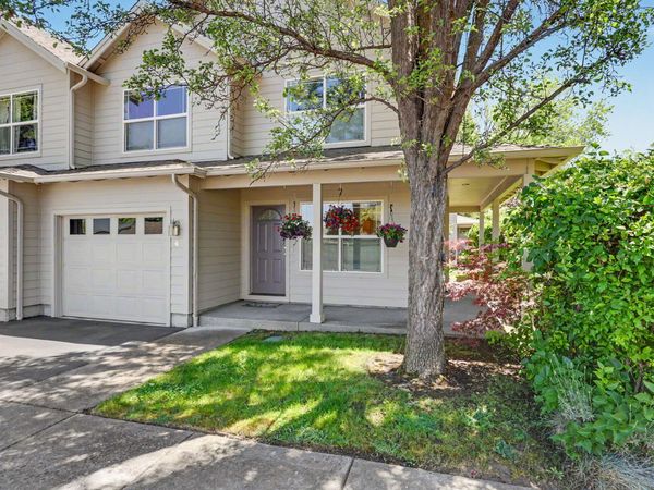228 Talent Avenue, Unit 4, Talent, OR 97540