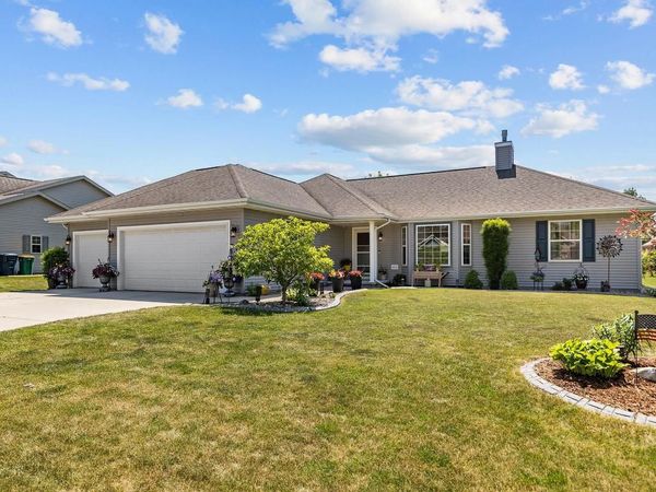 464 SWEETFLAG AVENUE, Fond Du Lac, WI 54935