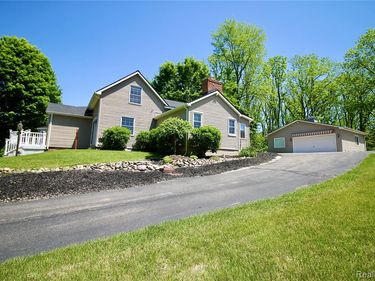 8372 Parshallville Road , Hartland Twp, MI 48430