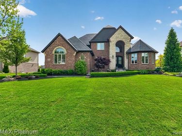 10653 Stoney Point Drive , Green Oak Twp, MI 48178