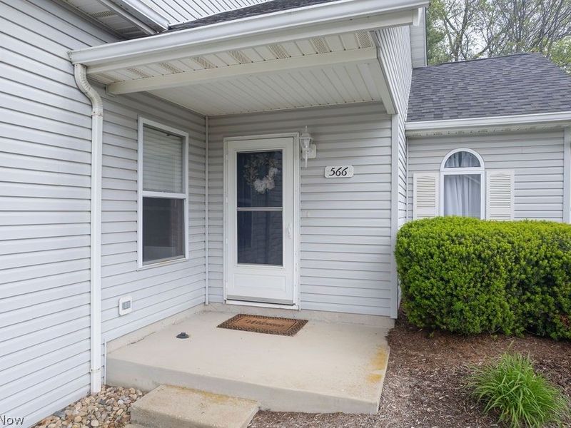 566 Hilltop Terrace, Tallmadge, OH 44278 Photo 2