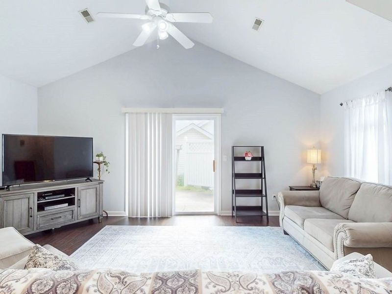566 Hilltop Terrace, Tallmadge, OH 44278 Photo 8