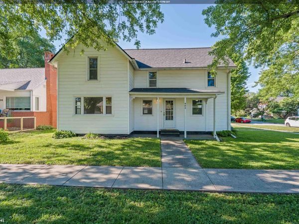 904 K Avenue, Nevada, IA 50201