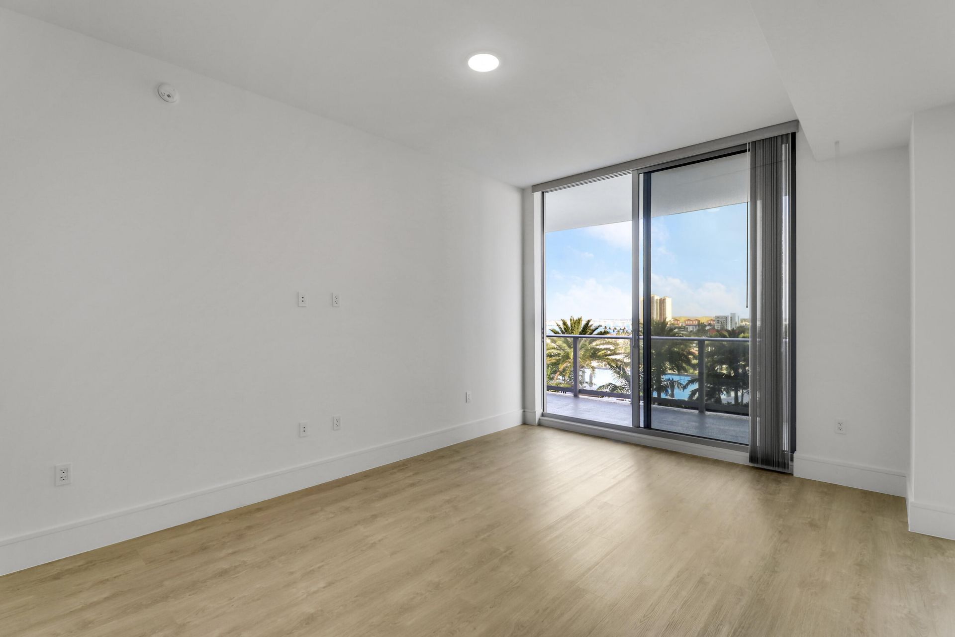 220 Lake Shore Drive, Unit 815, Lake Park, FL 33403 Photo