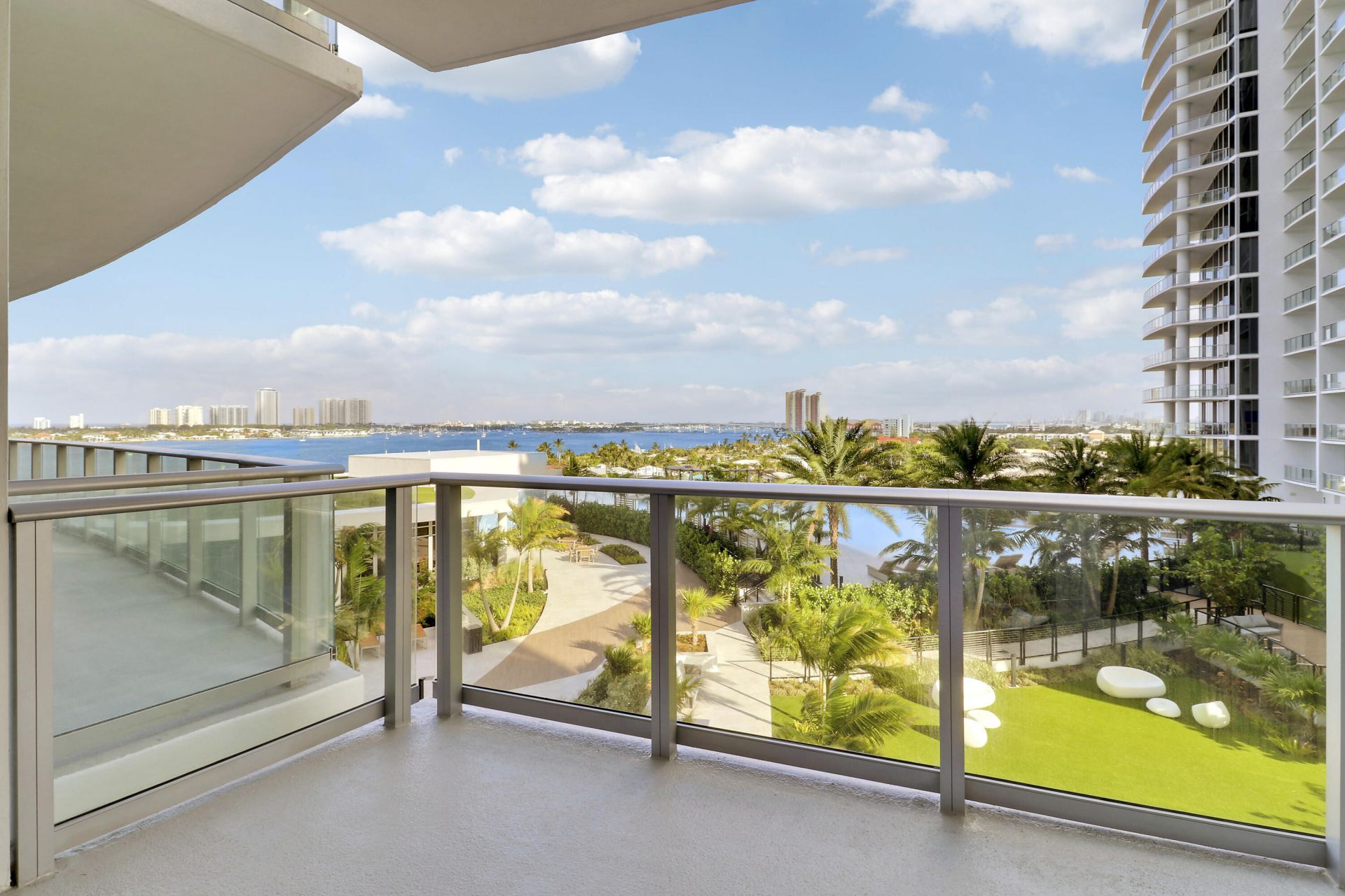 220 Lake Shore Drive, Unit 815, Lake Park, FL 33403 Photo