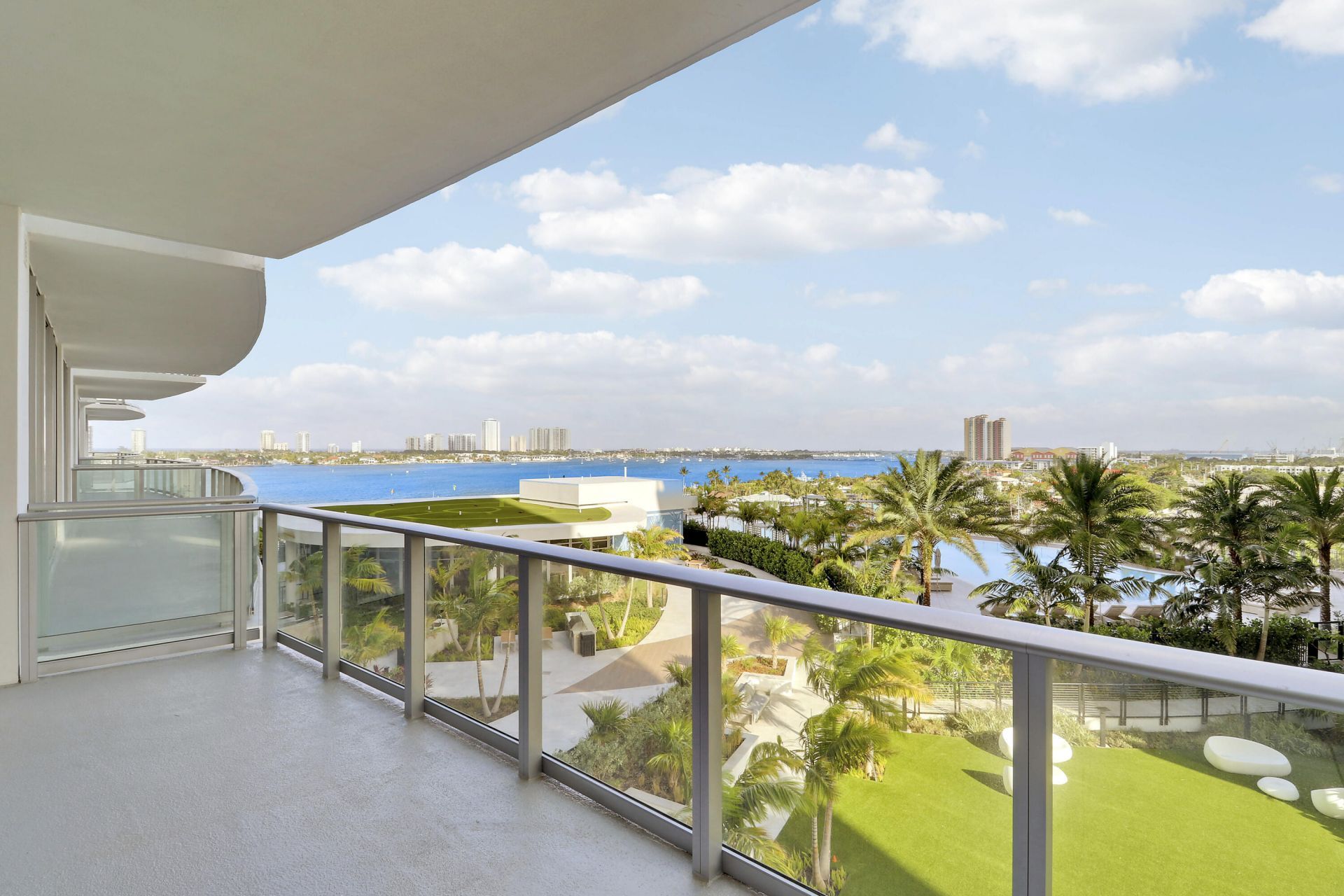 220 Lake Shore Drive, Unit 815, Lake Park, FL 33403 Photo