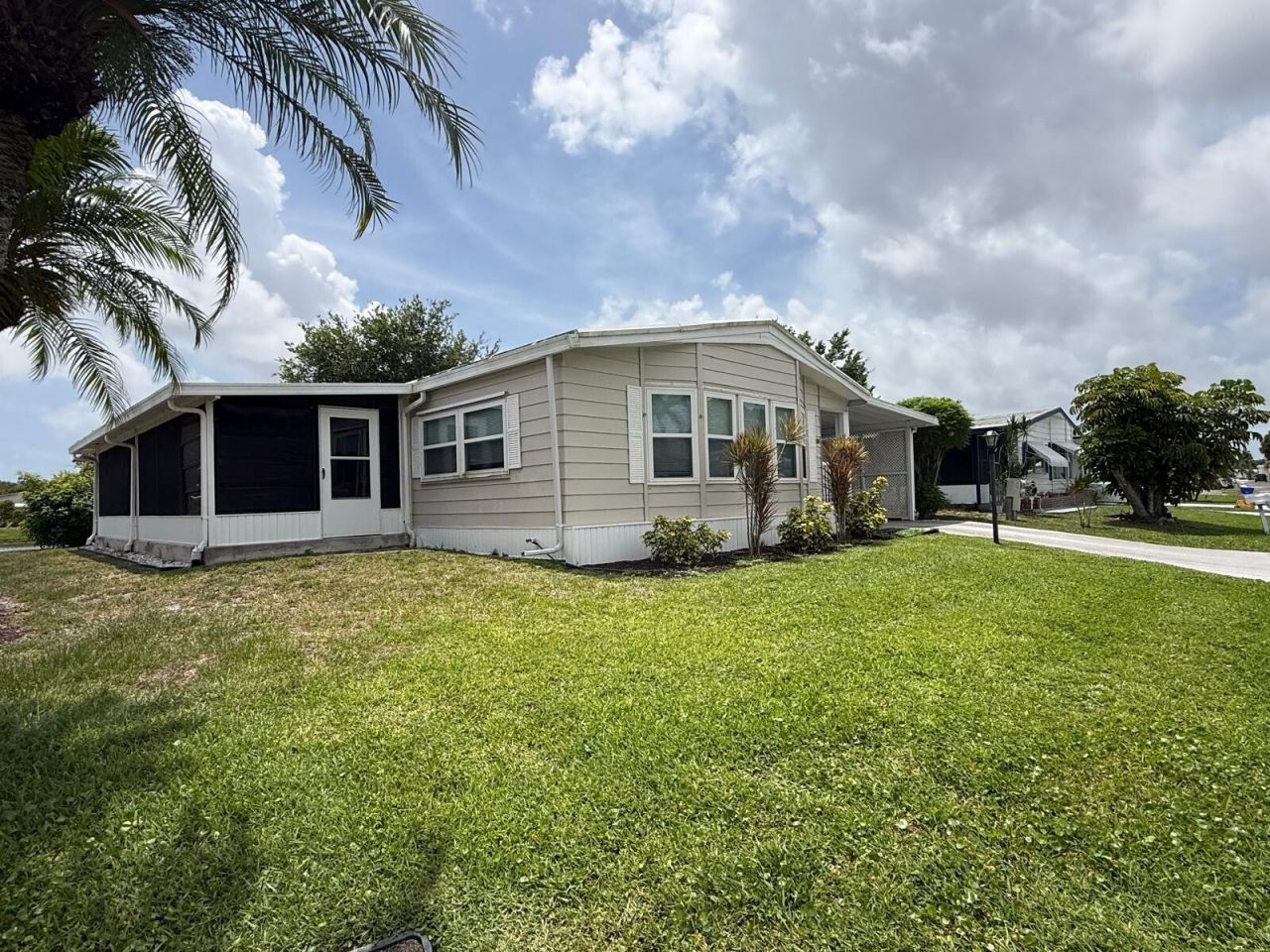 698 Sunny South Avenue, Boynton Beach, FL 33436 Photo