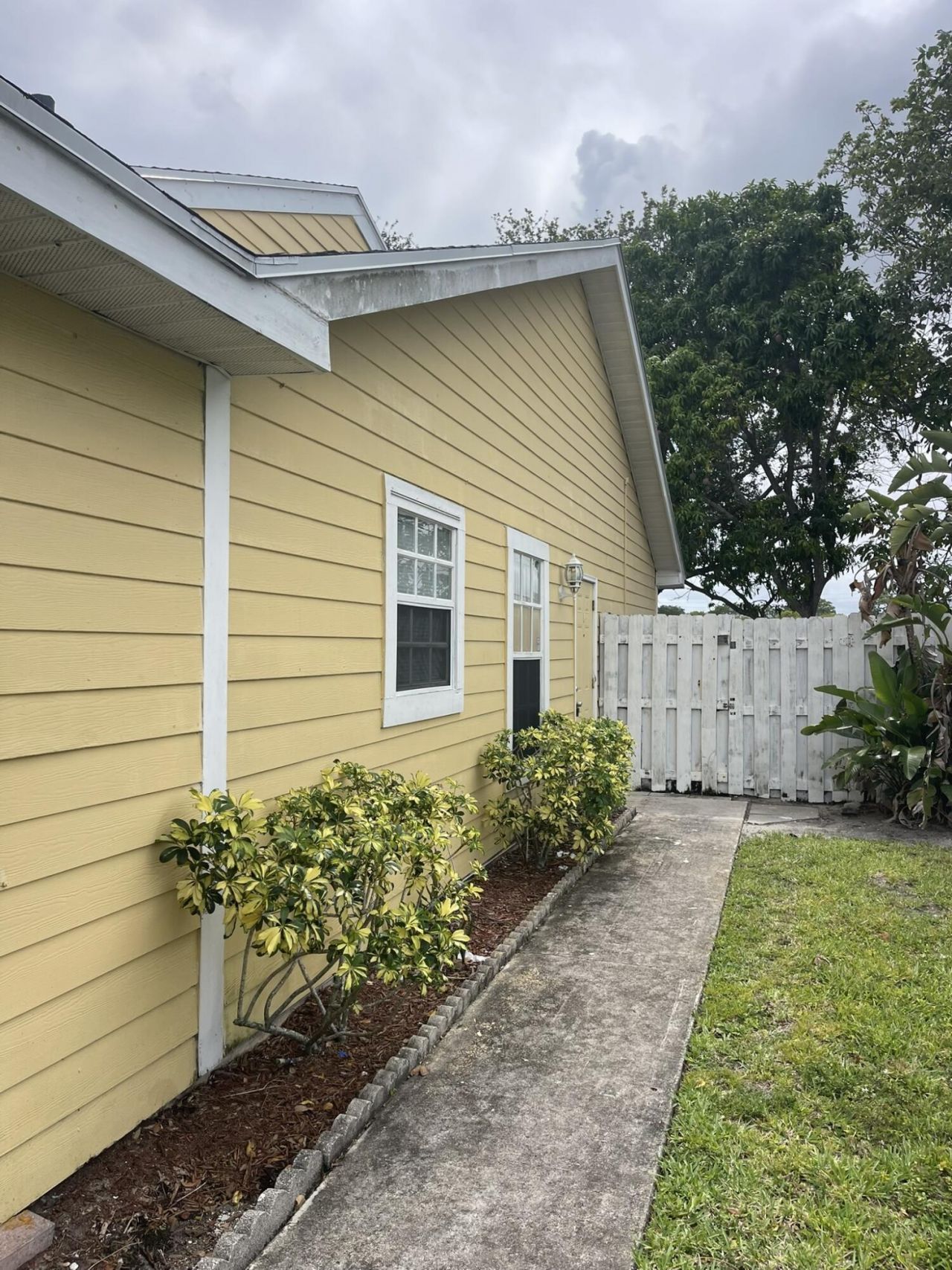 1534 Royal Forest Court, West Palm Beach, FL 33406 Photo