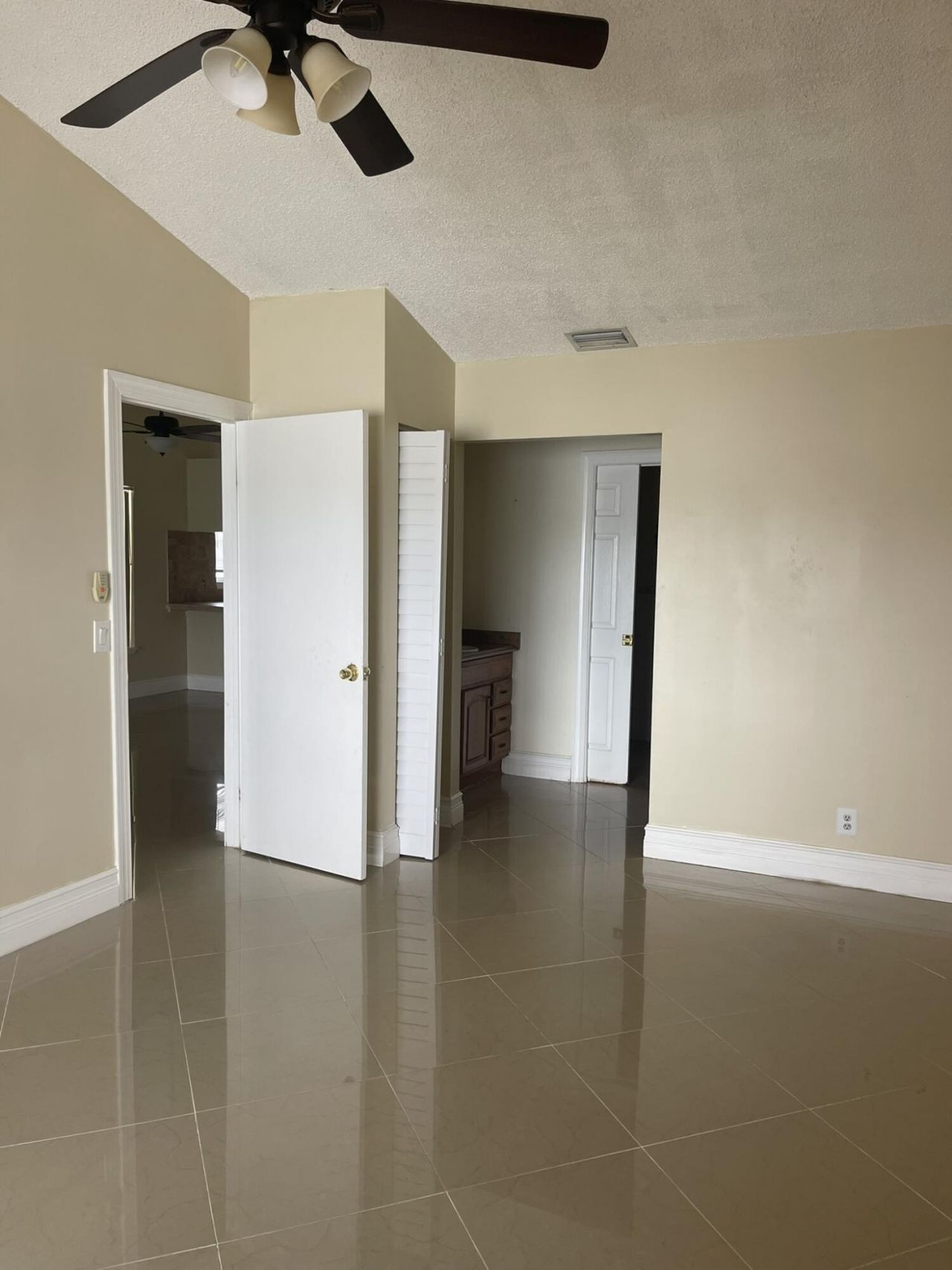 1534 Royal Forest Court, West Palm Beach, FL 33406 Photo