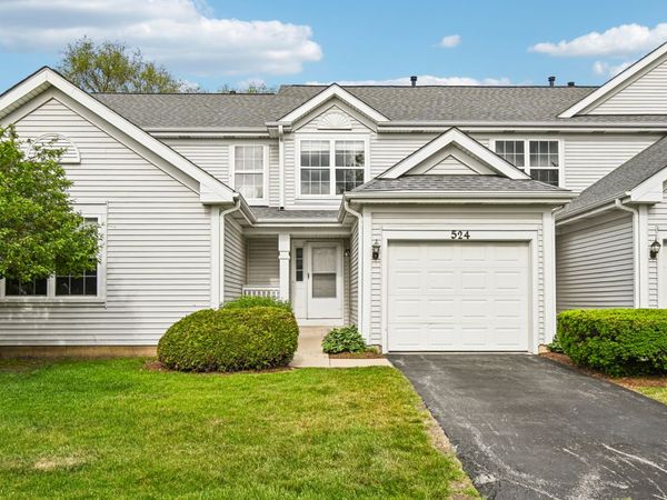 524 Jennifer Circle S, Mundelein, IL 60060