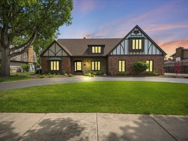 1130 Melbrook Drive , Munster, IN 46321