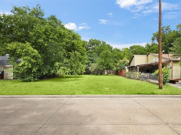 205 Thompson Street, Waxahachie, TX 75165