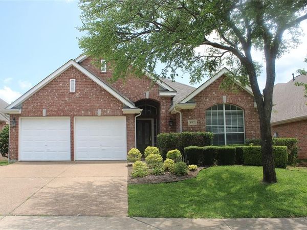 1712 Villa Court, Corinth, TX 76210