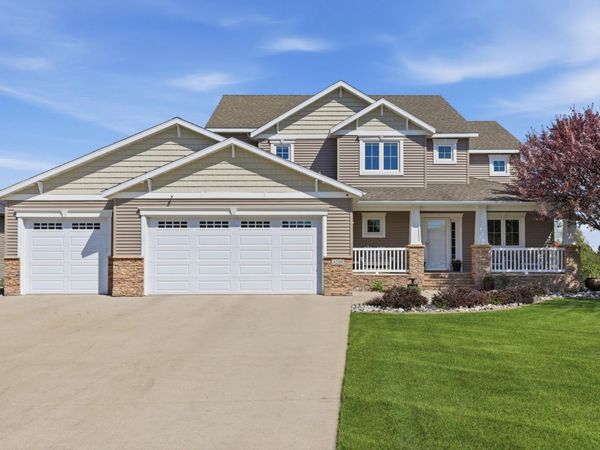 4208 66 Street S, Fargo, ND 58104