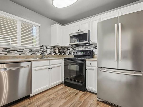2536 White Oak Place, Unit 5, Escondido, CA 92027
