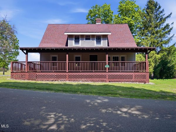 4 Tyler Way, West Sand Lake, NY 12196